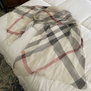 Burberry sheer scarf serial # NBGB.4